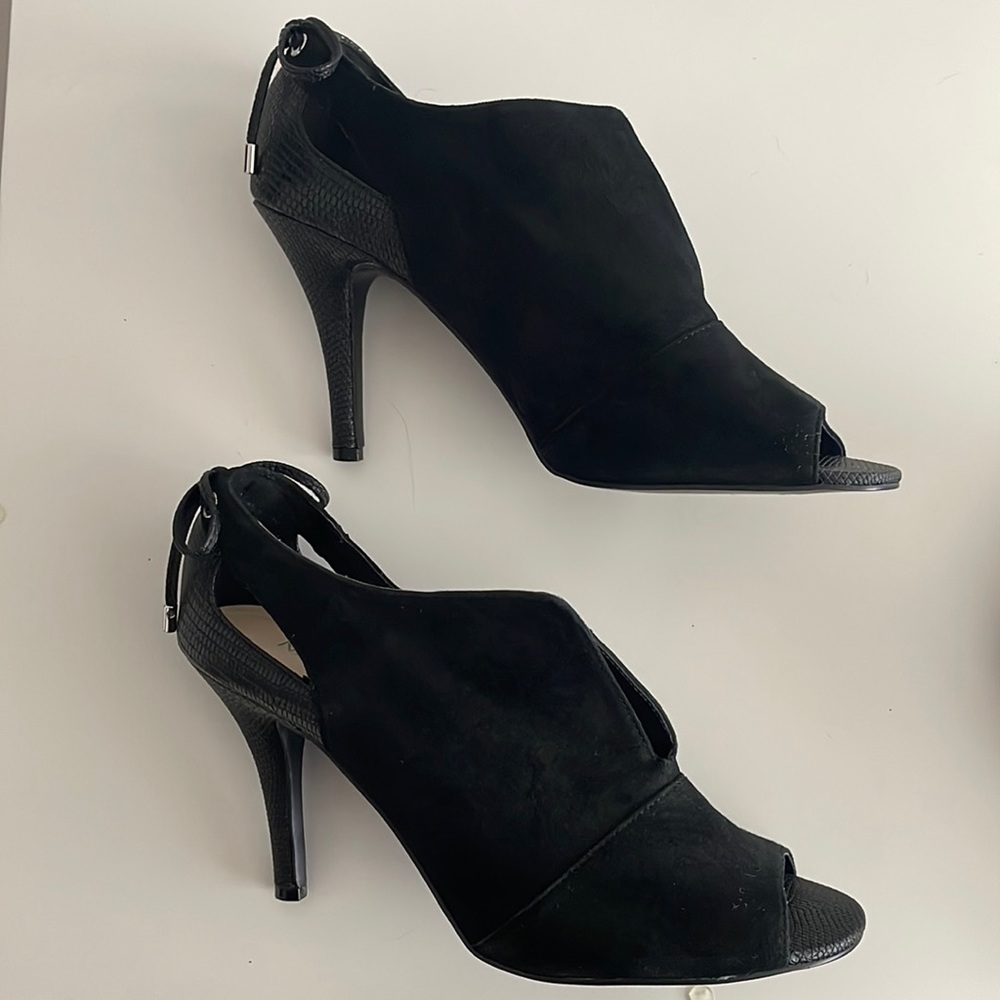 Nine West Andra Black Suede & Lizard Leather Heeled Peep Toe Bootie size 9.5